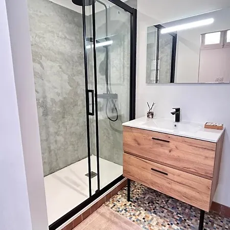 Elegant*epoxy*design&decor アパート ドンフロン